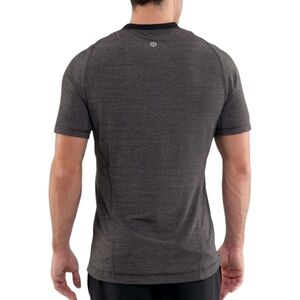 Lululemon Bolt Tech Short Sleeve Tee Shirt Heathered Black Rel: 11/2011 Men's M